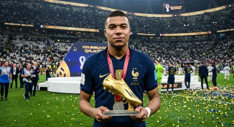 Mbappé Scarpa d’Oro: Record nei Mondiali, Delusione per la Francia